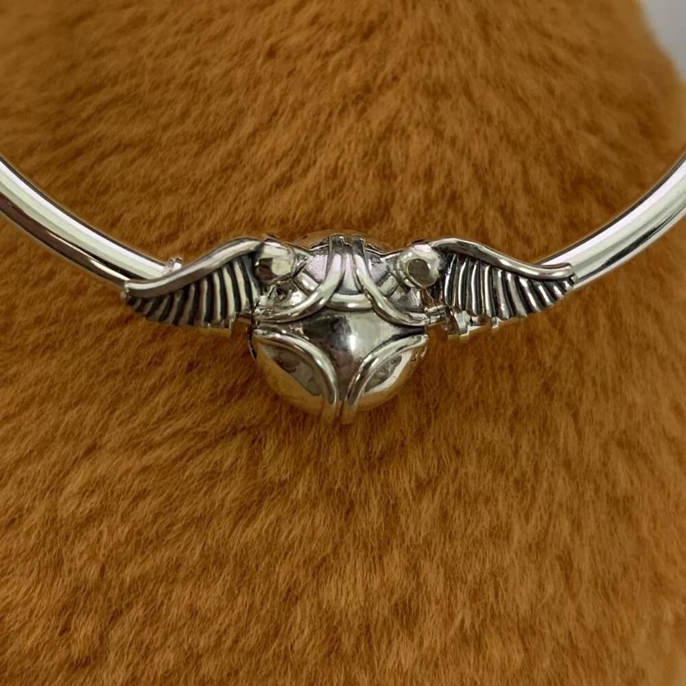 Pandora Moments Harry Potter, Golden Snitch Clasp Bangle Bracelet (Women)